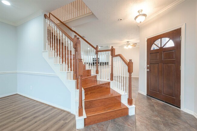 Building Photo - 5530 Kansas St