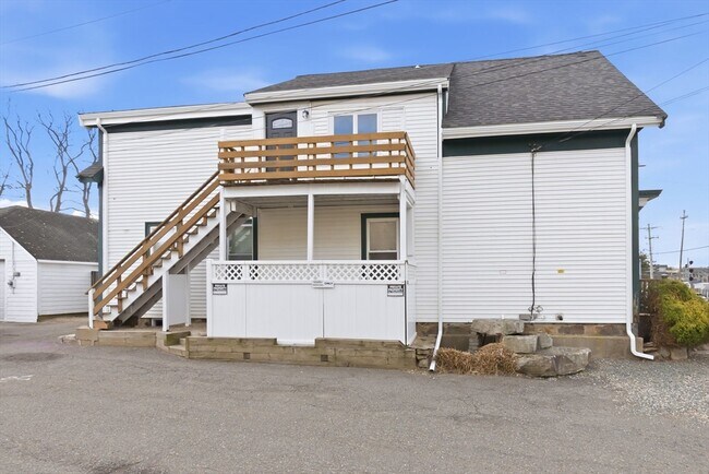 Building Photo - 142 Elliott St