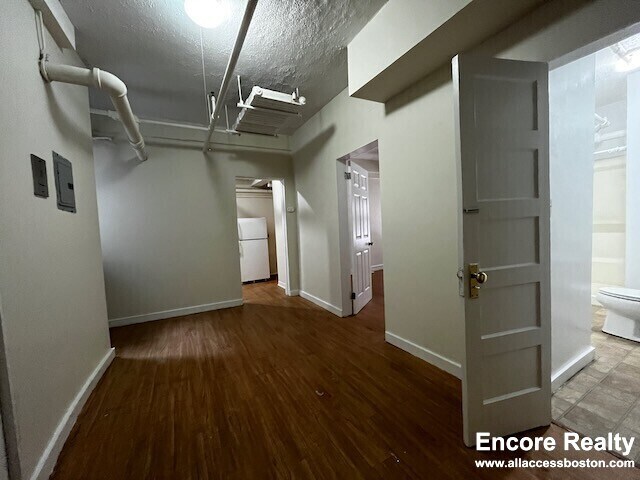 Building Photo - 1191 Boylston St