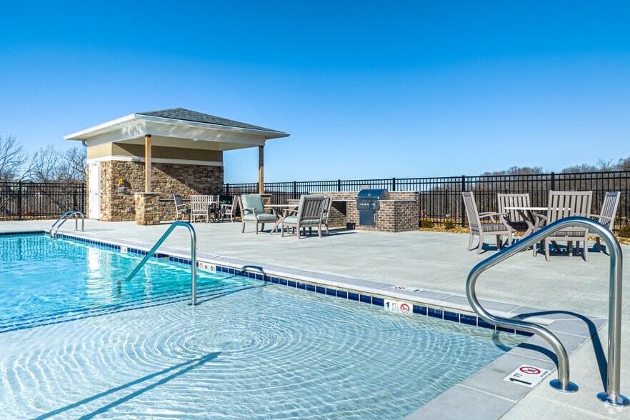 Outdoor Pool - Bonavia Luxury Apartments