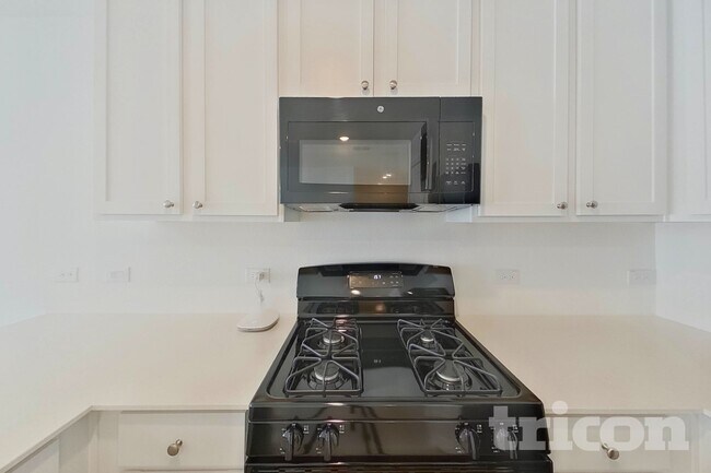 Building Photo - 814 Ginkgo Wy