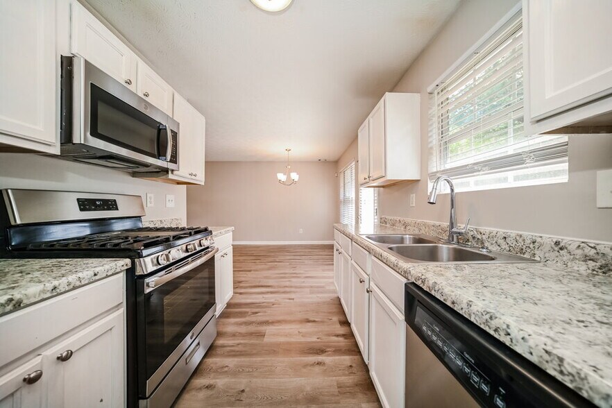 Building Photo - 5200 Tussahaw Crossing