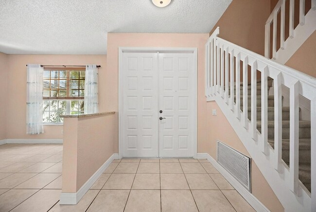 Building Photo - 18051 Rhumba Way