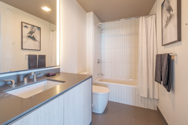 Building Photo - 112 E Roosevelt Rd