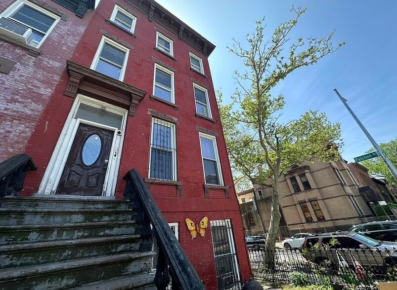 Building Photo - 808 Quincy St