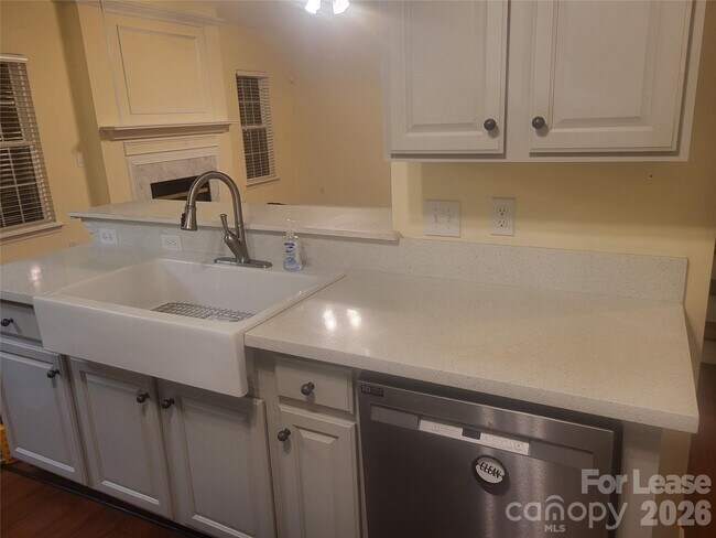 Building Photo - 17450 Baldwin Hall Dr