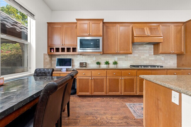 Building Photo - 7116 Torrey Mesa Ct