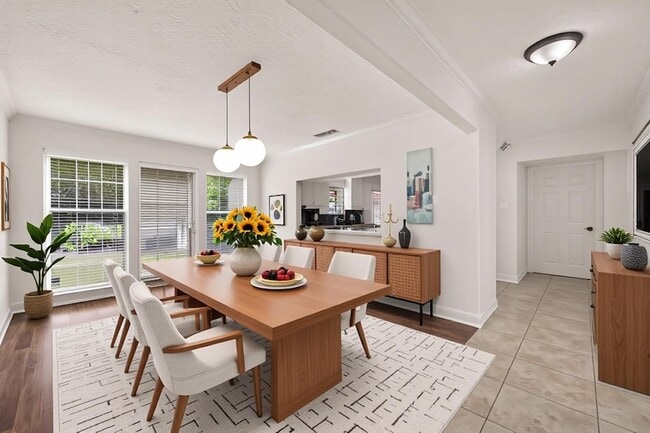 Building Photo - 11414 Meadow Lake Dr