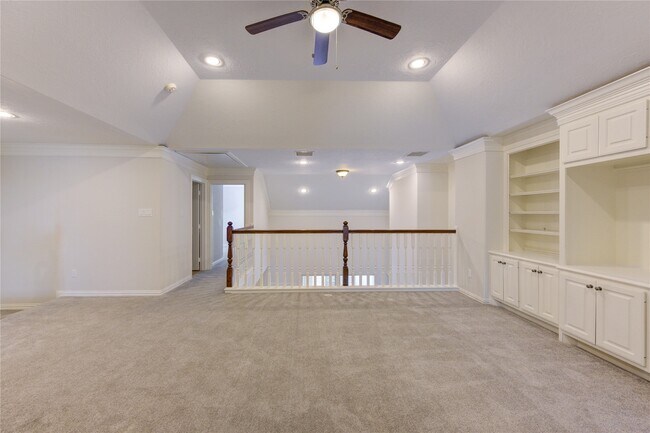 Building Photo - 2011 Spring Cedar Ln