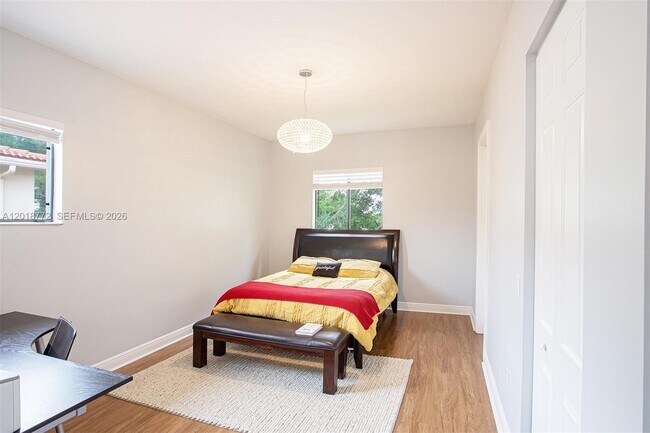 Building Photo - 2412 Venetian Way