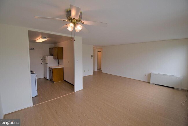 Building Photo - 6641 Wakefield Dr