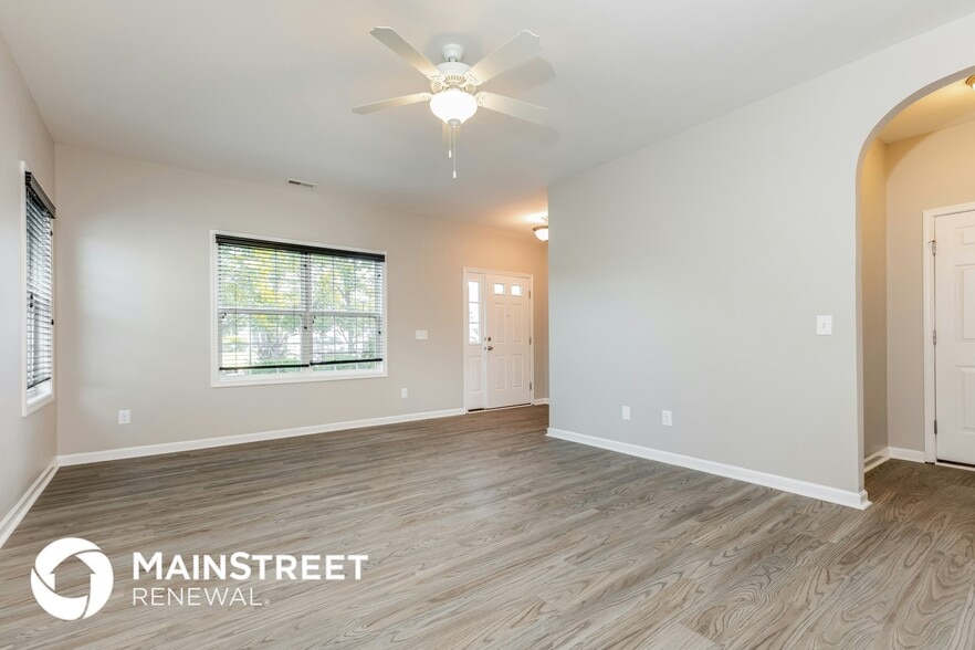 Building Photo - 4014 Lady Slipper Ln