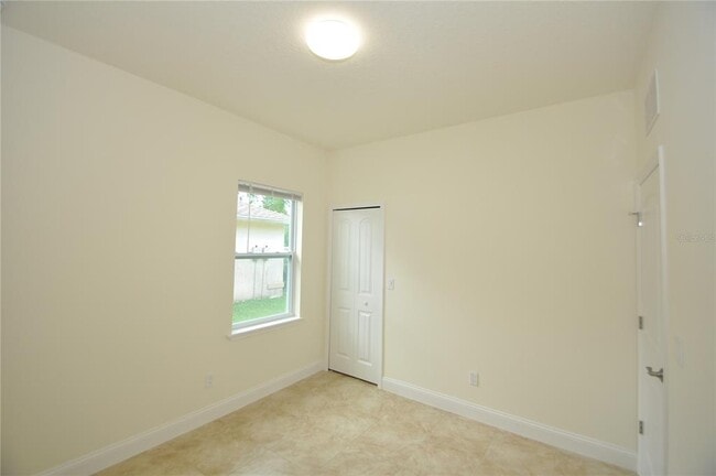 Building Photo - 17 Rainbow Ln