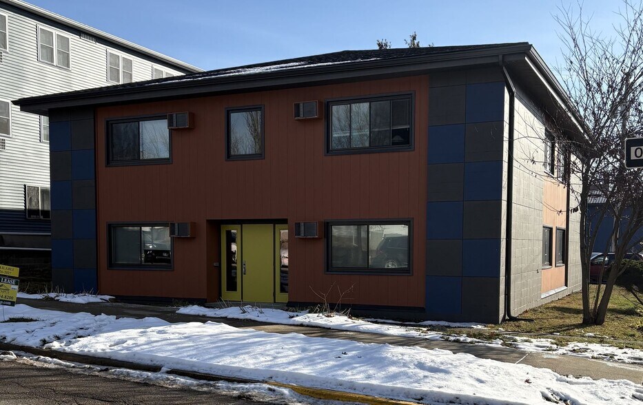 Building Photo - Sassafras Apartments