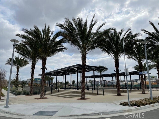 Building Photo - 1860 S Westside Dr