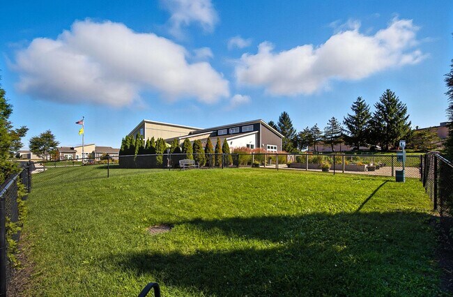 Building Photo - 5401 Hummingbird Wy