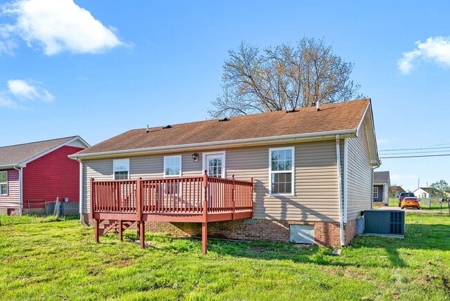 Building Photo - 521 Gainey Dr