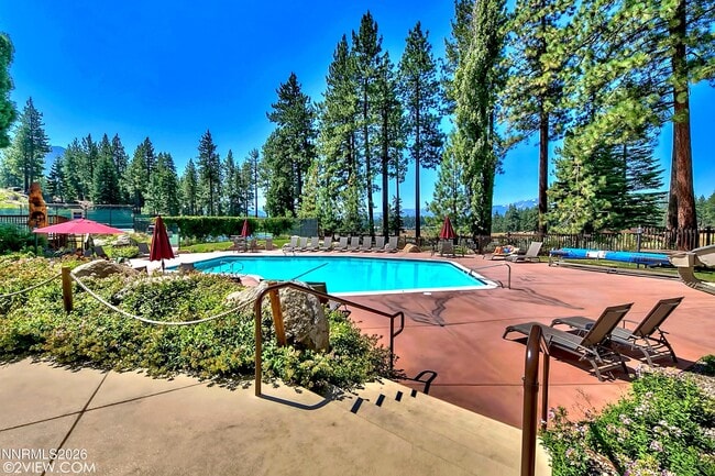 Building Photo - 215 Clubhouse Cir