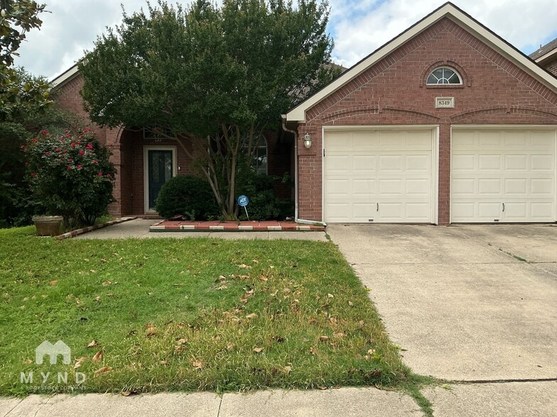Primary Photo - 8349 Everglades Cir