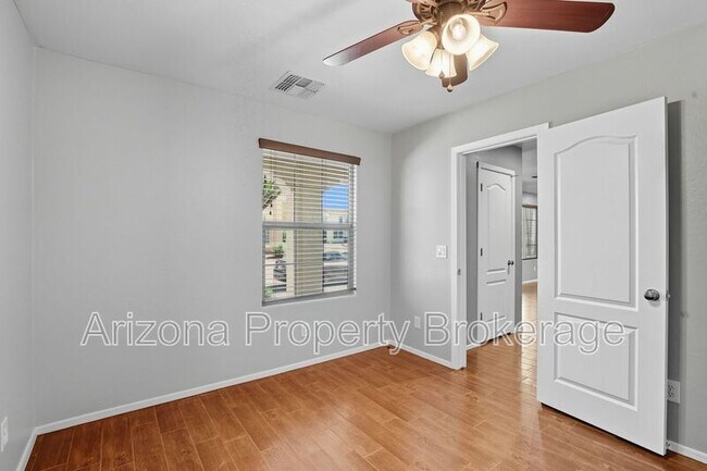 Building Photo - 2258 S Buckaroo Trail