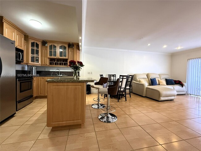 Building Photo - 9301 SW 92nd Ave