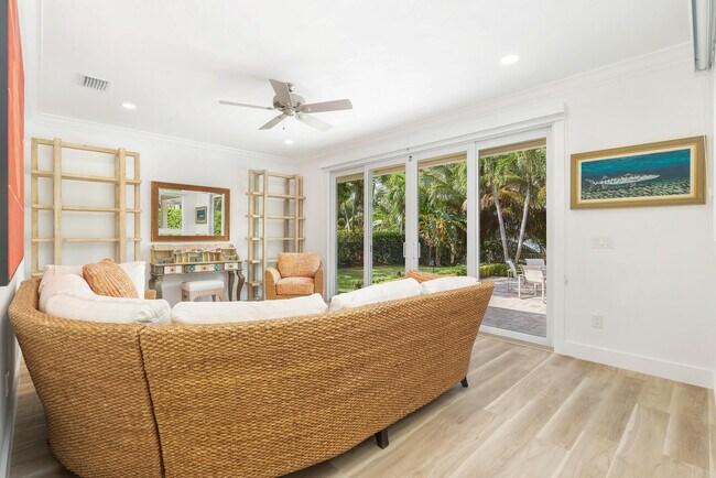 Building Photo - 3317 Embassy Dr