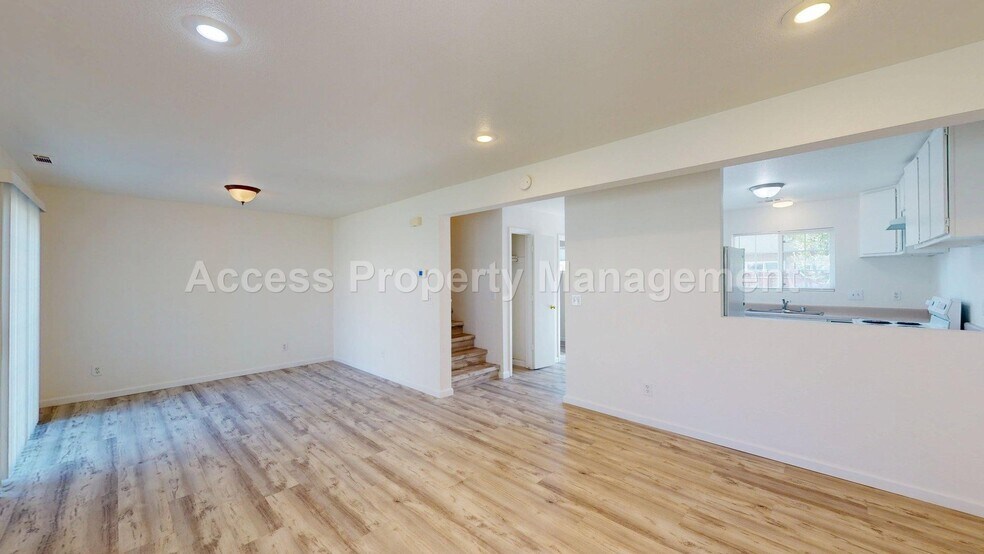 Building Photo - 1050 N Denair Ave
