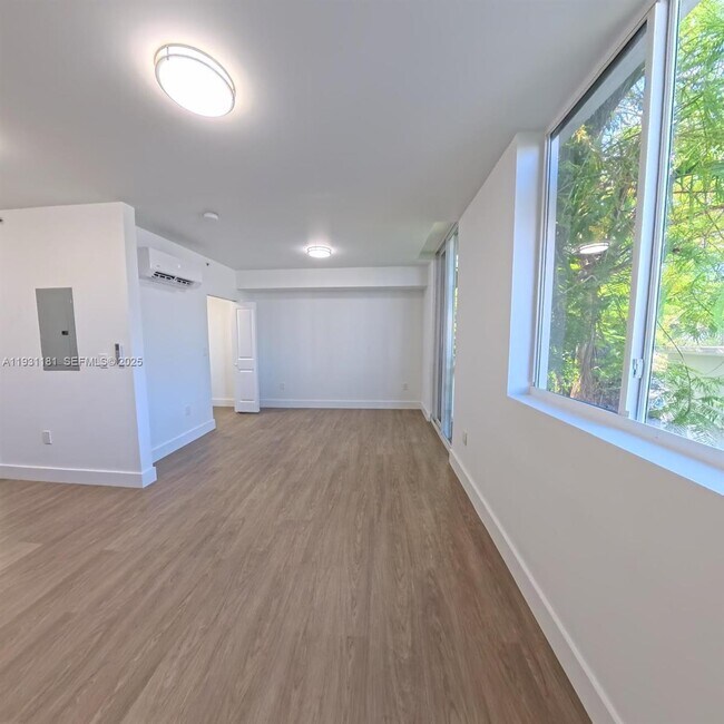 Building Photo - 1620 NW 18th St