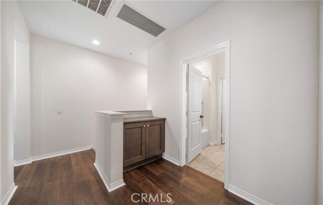 Building Photo - 120 Halo