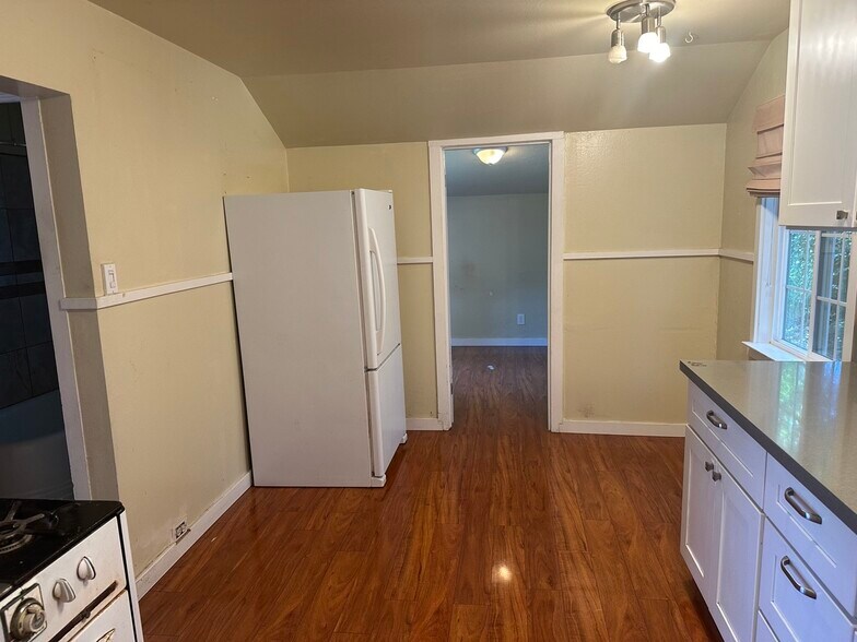 Building Photo - 7312 Bodega Ave