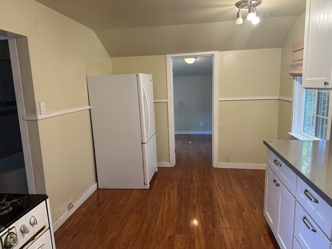 Building Photo - 7312 Bodega Ave