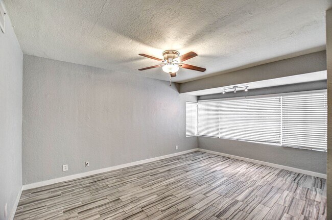 Building Photo - Vintage Ranch Home