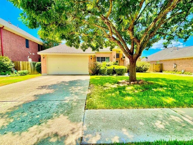 Building Photo - 902 Cashew Ln