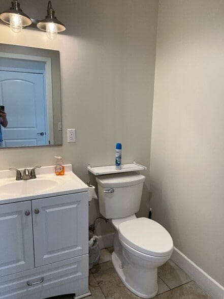 Building Photo - 14896 Van Buren St