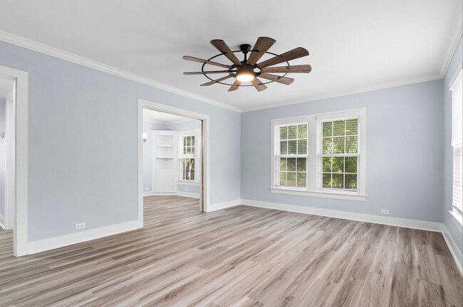 Building Photo - Updated 3-Bed, 2-Bath Home on Private Road...