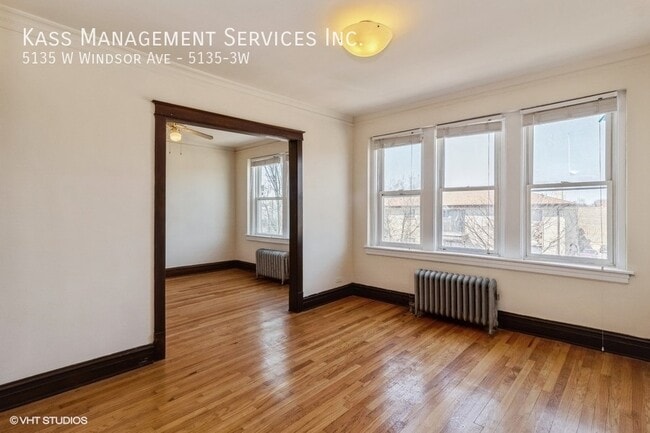 Primary Photo - 5135 W Windsor Ave