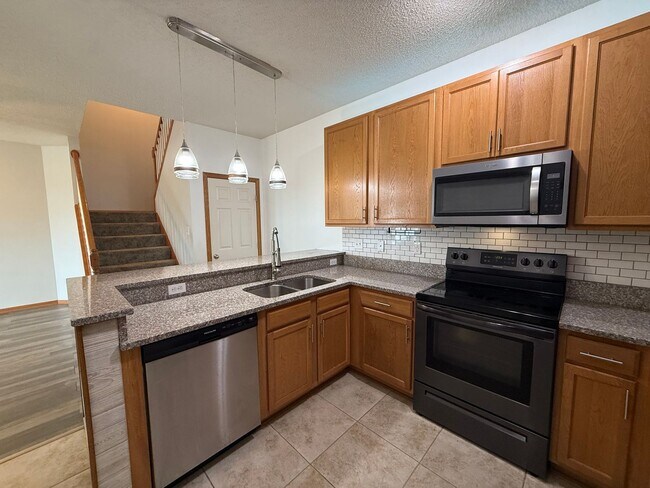 Building Photo - 14649 Sapphire Way