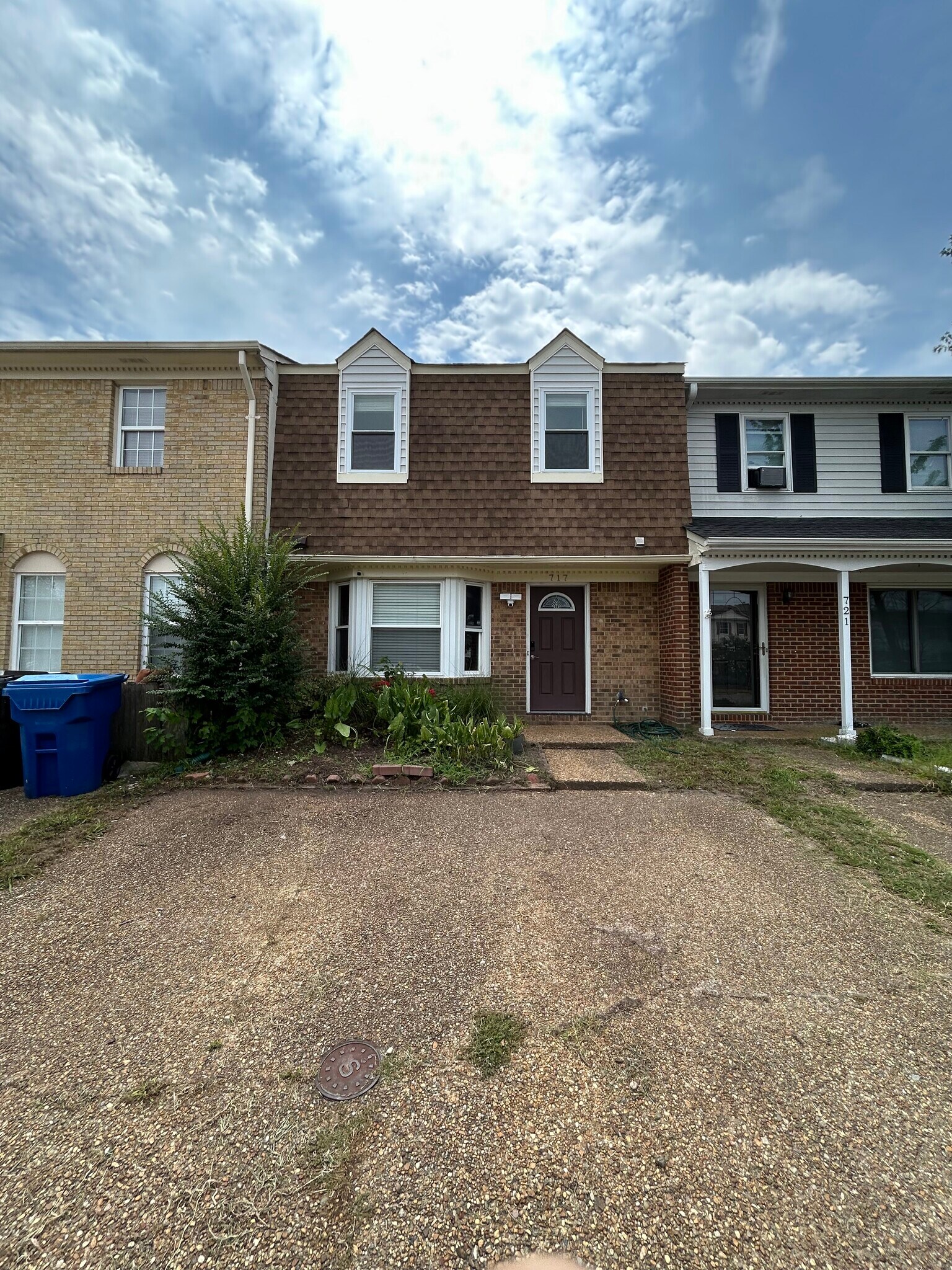 Building Photo - 717 Westminster Ln