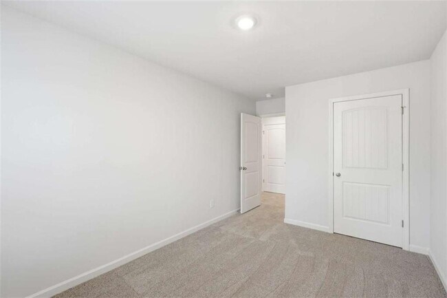 Building Photo - 5971 Skylar Dr