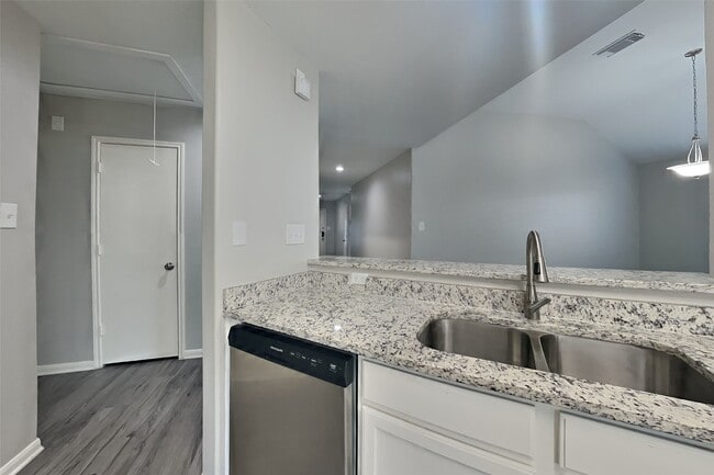 Building Photo - 2519 Fox Water Dr