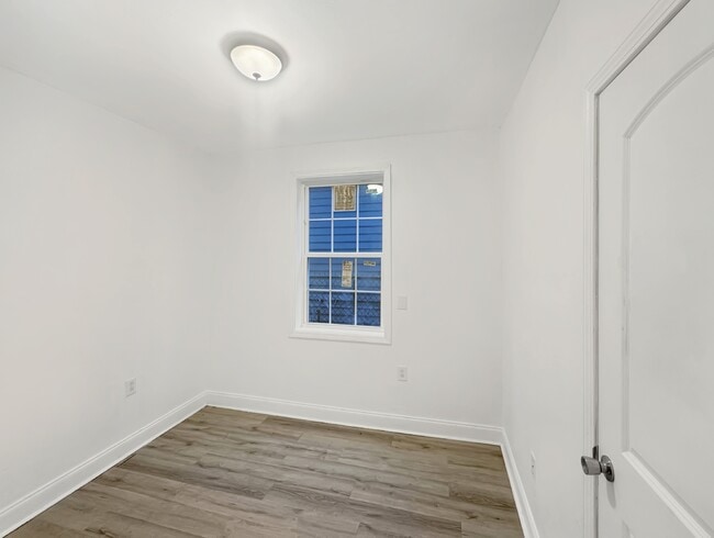 Building Photo - 2423 Magnolia St