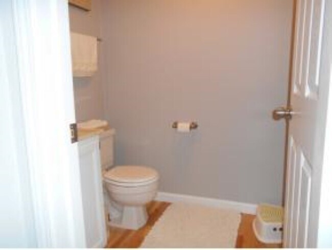 Building Photo - 912 White Birch Ln