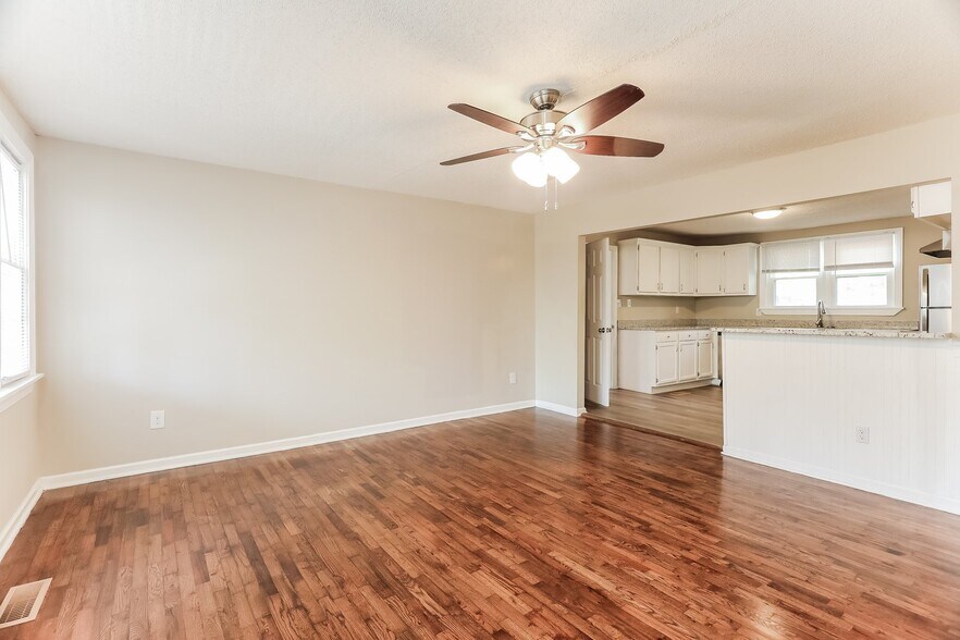 Building Photo - 432 6th Ave SW