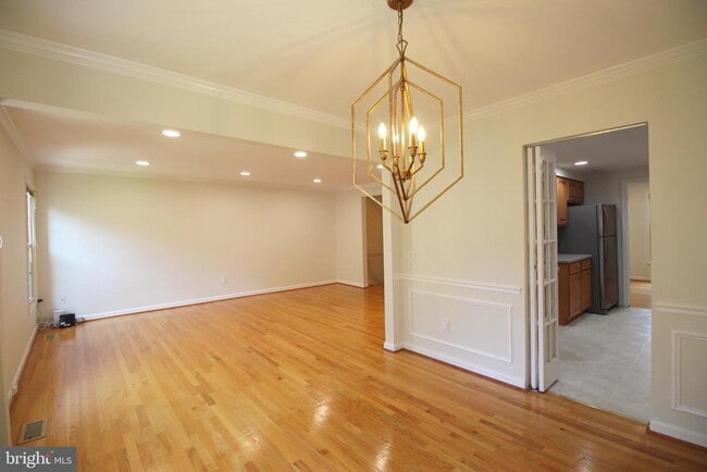 Building Photo - 436 N Park Dr