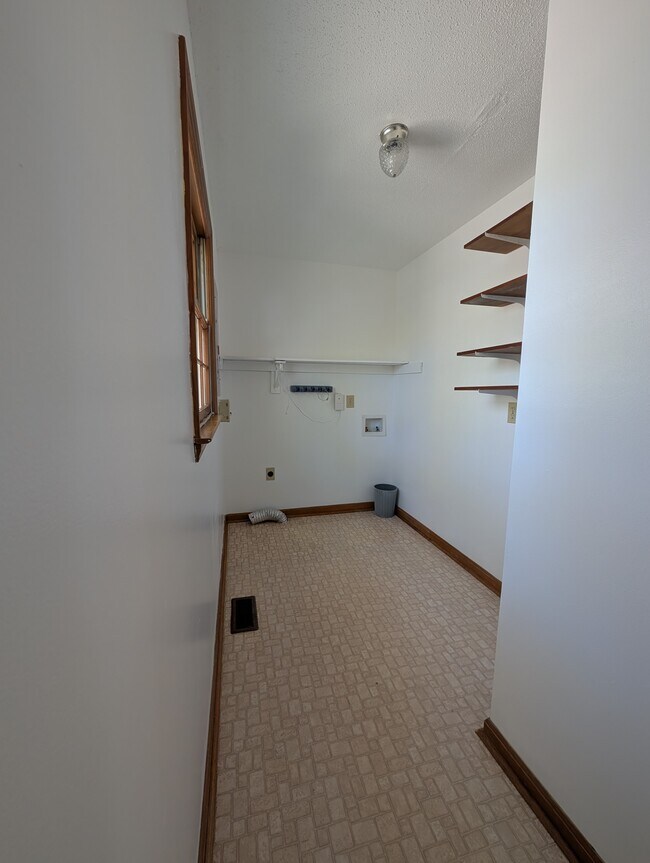 Building Photo - 2301 Wade Hampton Rd