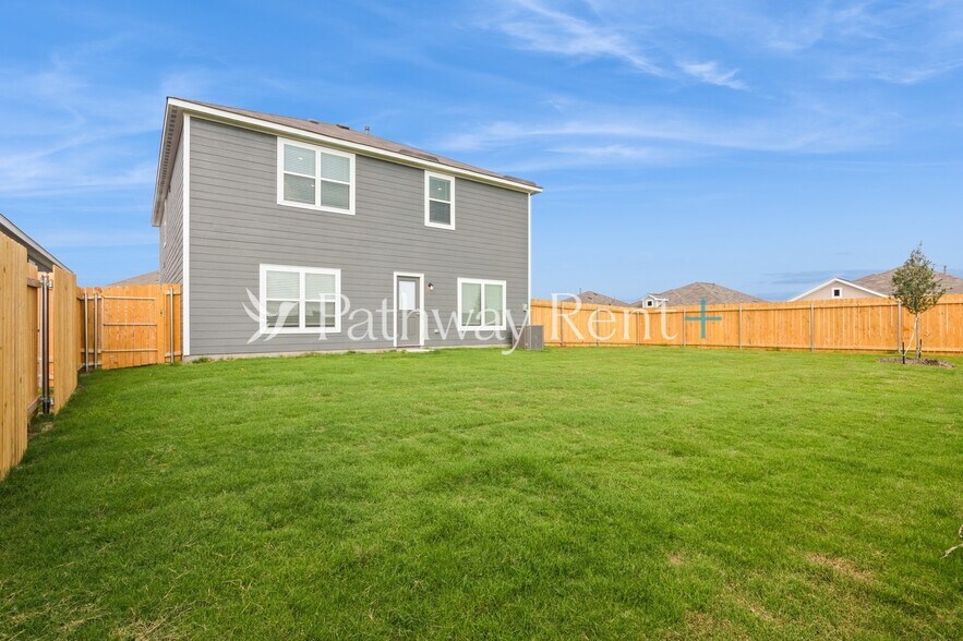 Building Photo - 932 Crimson Wolf Rd