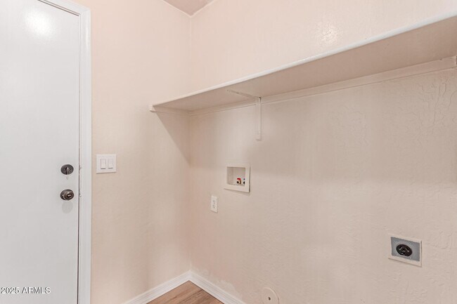 Building Photo - 10908 W Frier Dr