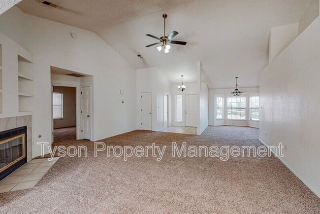 Building Photo - 5201 Tamariz Dr NW