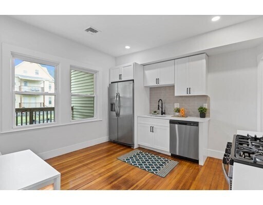 Building Photo - 50 Lithgow St