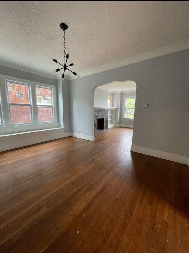 Building Photo - 2135-7 Lakewood